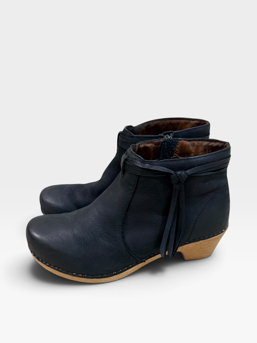 Dansko Booties Womens Size 7.5 Black Leather Wedge Low Heel Ankle Zip Boots